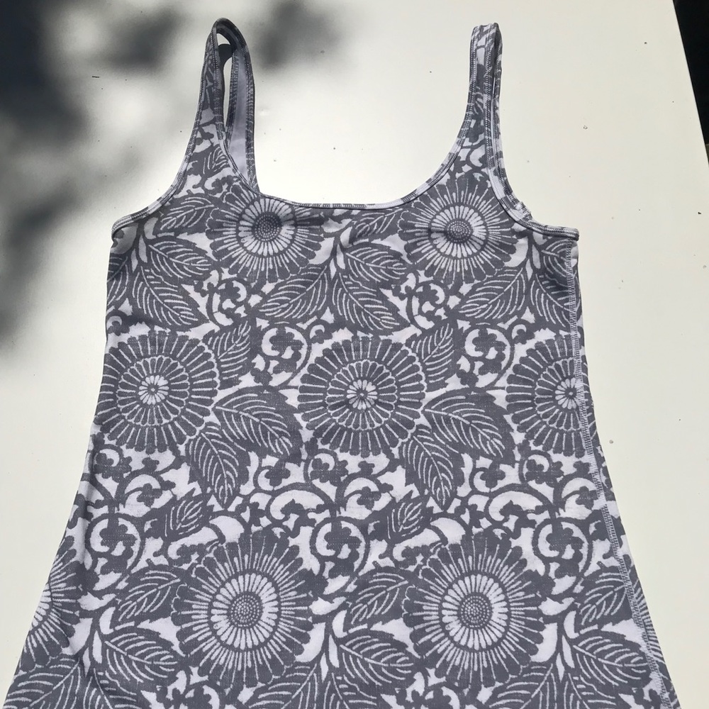 Lululemon tank
